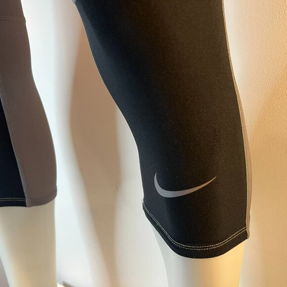 Nike Pro Boy's Size XL 3/4 Cropped Performance Tights - EUC - Picture 3 of 5